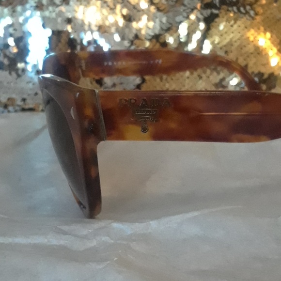 Prada shades - Picture 2 of 4